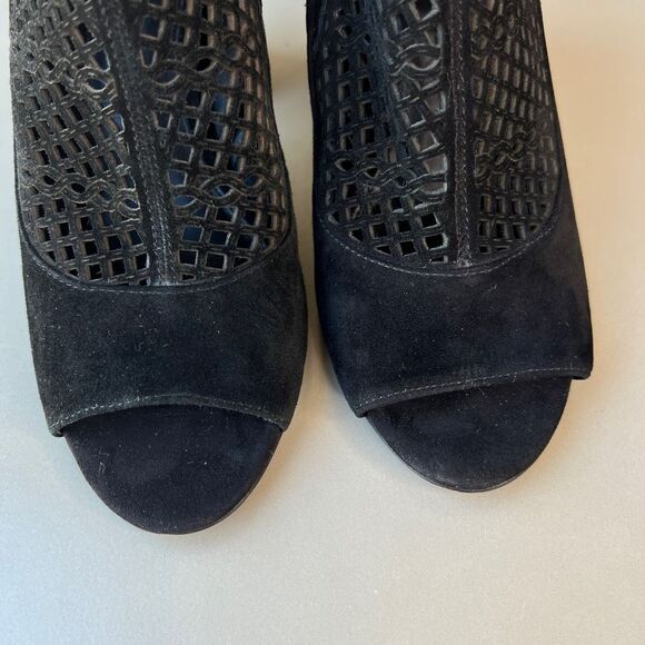 Vince Camuto Gerby Heeled Bootie Womens Size 7 Open Toe Perforated Black Suede - Picture 13 of 13